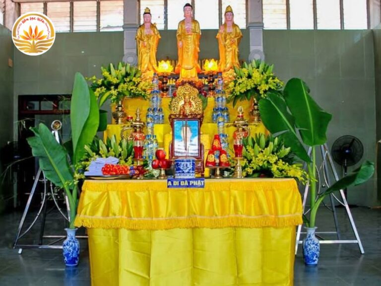 Việc lập bàn thờ vong người mới mất mang rất nhiều ý nghĩa nhân văn và cao đẹp