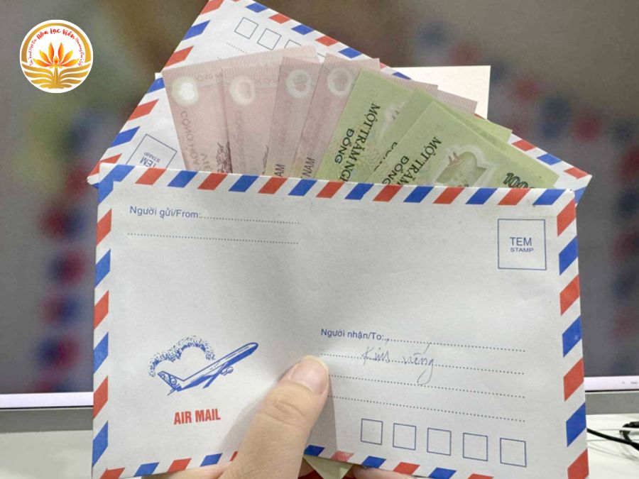 Tiền phúng viếng cũng là một sự lựa chọn phù hợp để đi đám giỗ