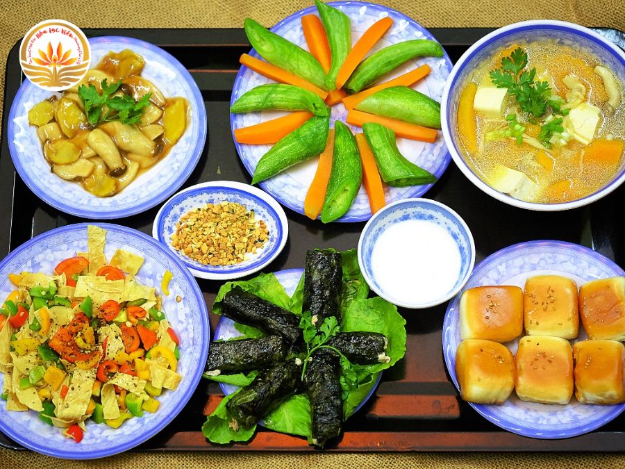 Lễ cúng tuần đầu được thực hiện vào ngày thứ 7 kể từ thời điểm người thân qua đời